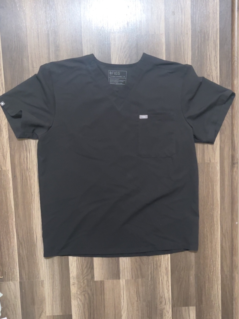 FIGS Leon Three-Pocket Scrub Top Men’s Black XL Shirt